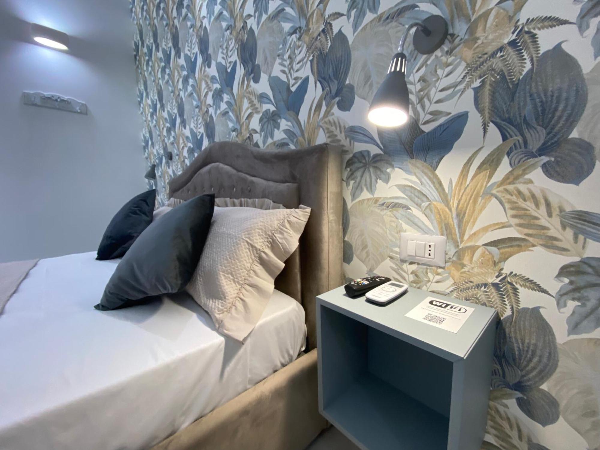 Ludben Dante Hotel Naples Luaran gambar