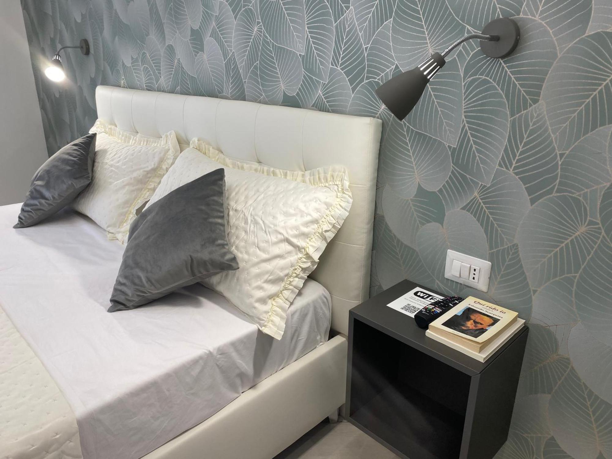 Ludben Dante Hotel Naples Luaran gambar